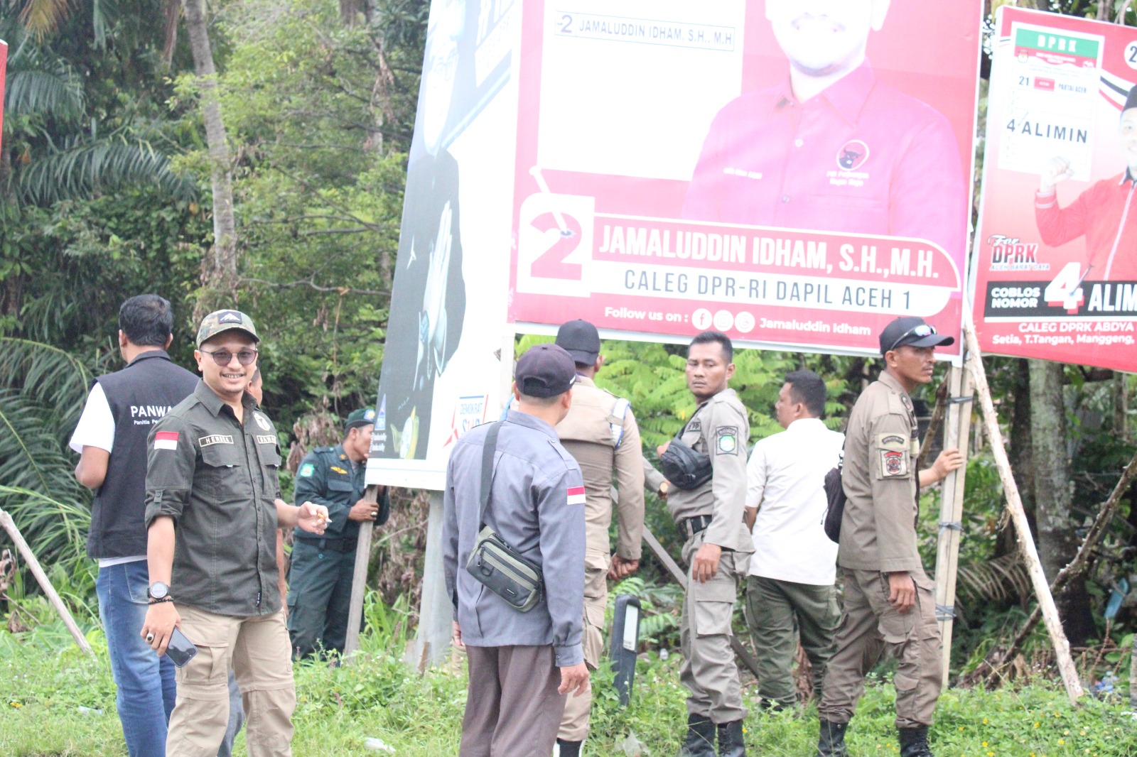 Penertiban Alat Peraga Kampanye (APK) dan Bahan Kampanye (BK) yang Langgar Aturan, Rabu (17/01/2024)