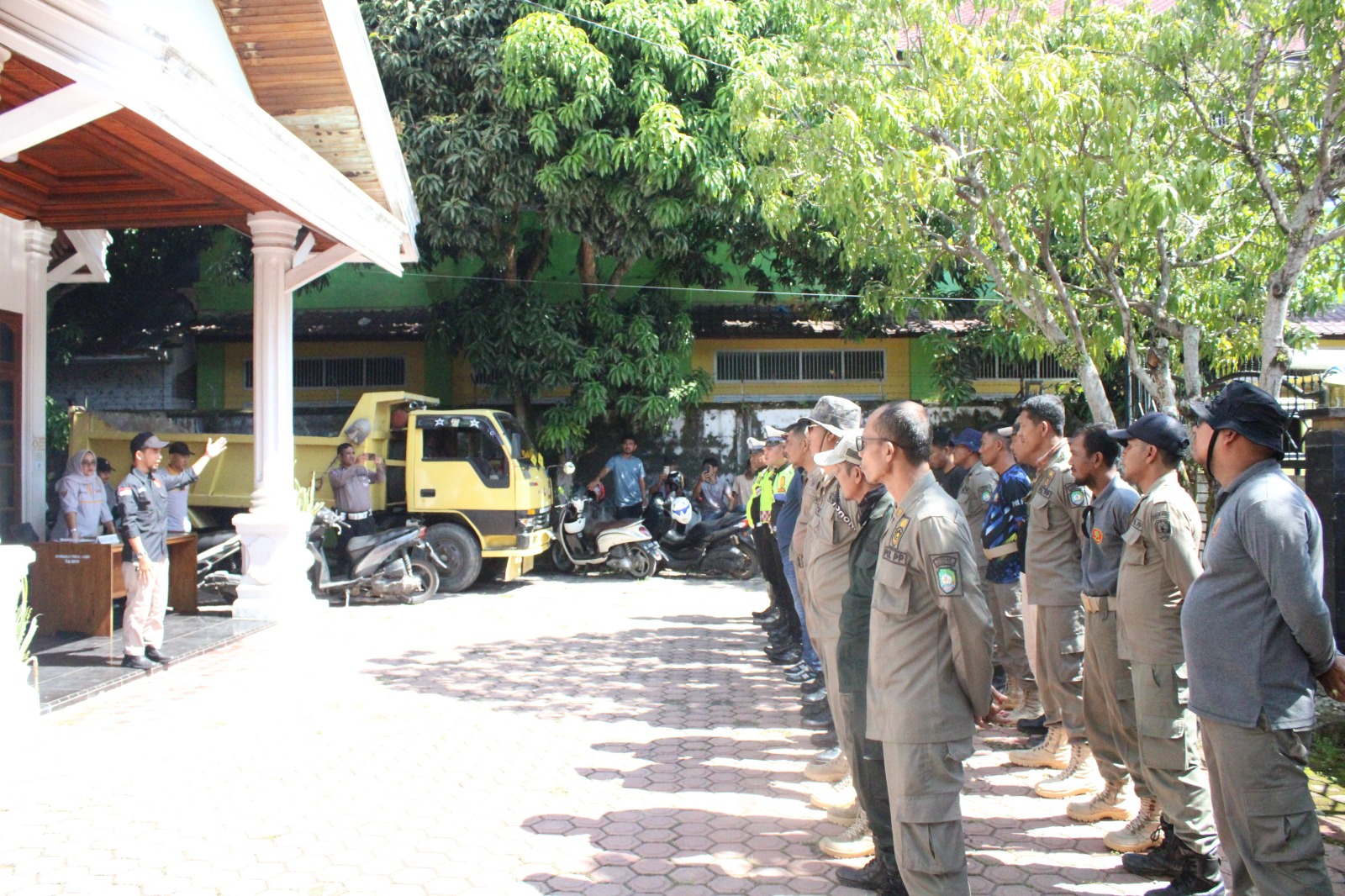 Dokumentasi Persiapan Pelaksanaan Penertiban Alat Peraga Kampanye (APK), Sabtu (11/02/2024).