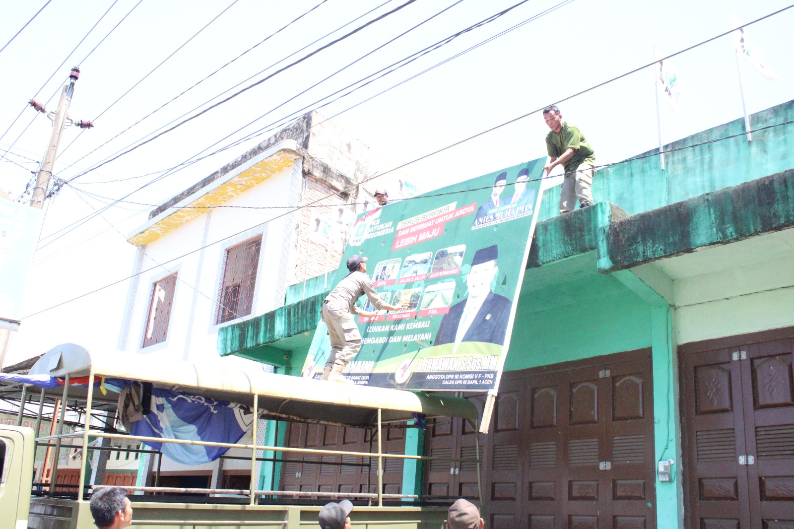 Dokumentasi Penertiban Alat Peraga Kampanye (APK) Pada Masa Tenang, Minggu (11/02/2024).