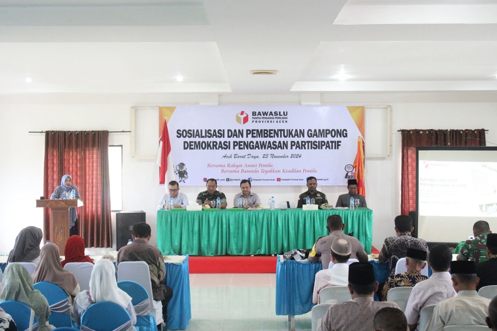 Dokumentasi Sosialisasi dan Pembentukan Gampong Demokrasi Pengawasan Partisipatif di Hotel Loser Blangpidie, Sabtu (23/11/2024).