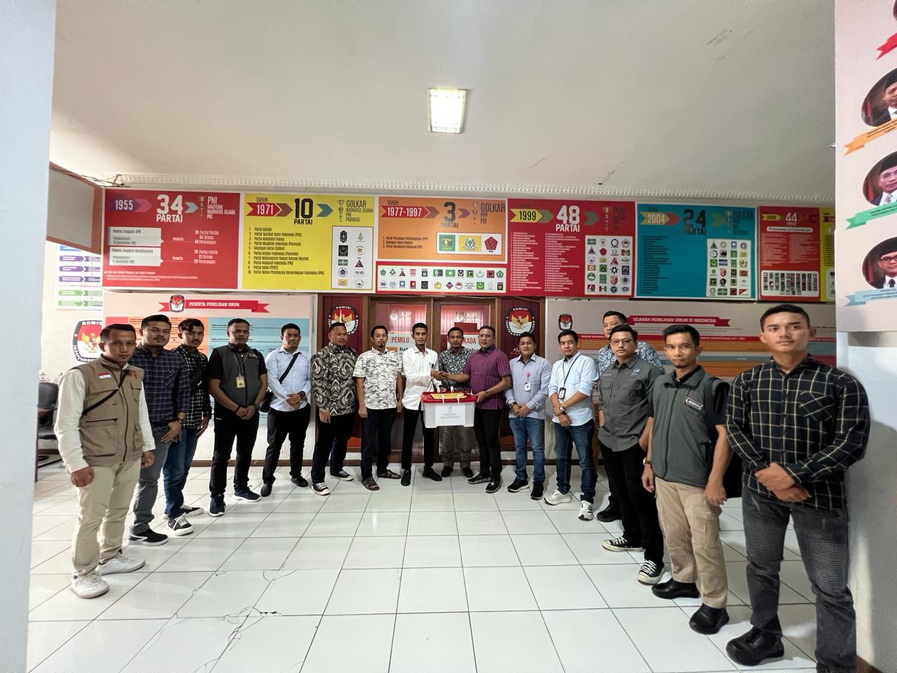 Dokumentasi Pengawasan BA Rekapitulasi Hasil Penghitungan Suara Tingkat Abdya ke KIP Aceh, Sabtu (02/03/2024).