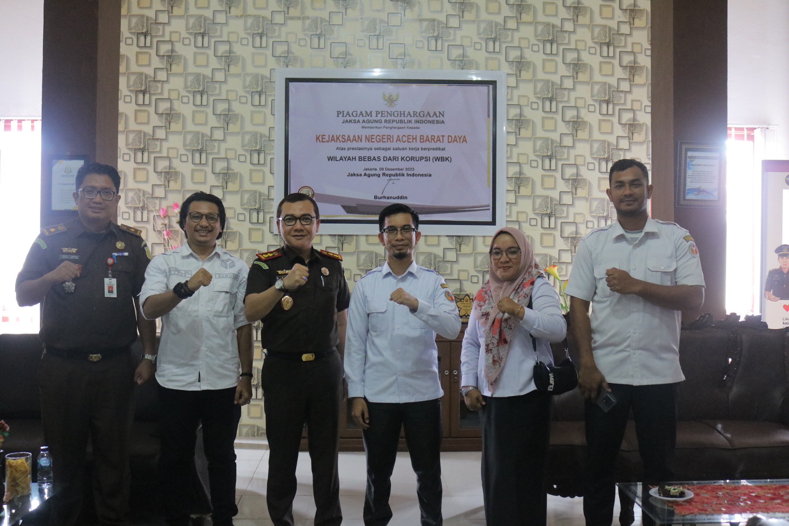 Dokumentasi Silaturrahmi dengan Kajari Abdya dan Pelaksanaan Gampong Demokrasi serta Evaluasi Sentra Gakkumdu, Rabu (09/10/2024).