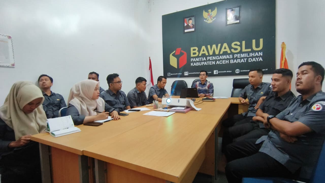 Dokumentasi Bawaslu Abdya ikuti Zoom terkait Rapat Evaluasi Penilaian SKP dan Tata Cara Kenaikan Gaji Berkala yang di laksanakan oleh Bawaslu Provinsi aceh, Rabu (05/05/2026).