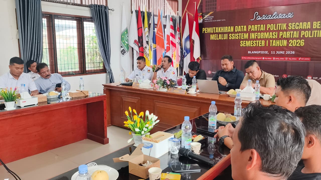 Dokumentasi Kegiatan Pemutakhiran Data Partai Politik secara Berkelanjutan melalui Sistem Informasi Partai Politik (SIPOL) Semester I Tahun 2026 yang diselenggarakan oleh Komisi Independen Pemilihan (KIP) Kabupaten Aceh Barat Daya di Kantor KIP Aceh Barat Daya, Selasa (11/06/2026).