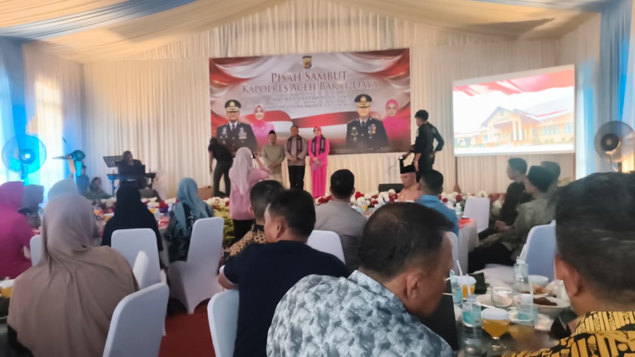 Dokumentasi Koordinator Divisi Penanganan Pelanggaran dan Penyelesaian Sengketa Badan Pengawas Pemilihan Umum (Bawaslu) Kabupaten Aceh Barat Daya, Herri Suherman, menghadiri acara lepas sambut Kepala Kepolisian Resor (Kapolres) Aceh Barat Daya yang diselenggarakan di Mapolres Aceh Barat Daya, Jumat (17/07/2026).