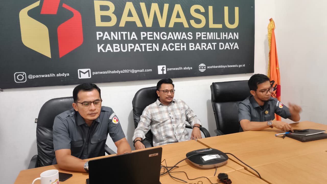 Dokumentasi Sosialisasi Bawaslu Membelajarkan Volume II yang diselenggarakan oleh Bawaslu Republik Indonesia (Bawaslu RI) secara daring melalui Zoom, Senin (3/8/2026).