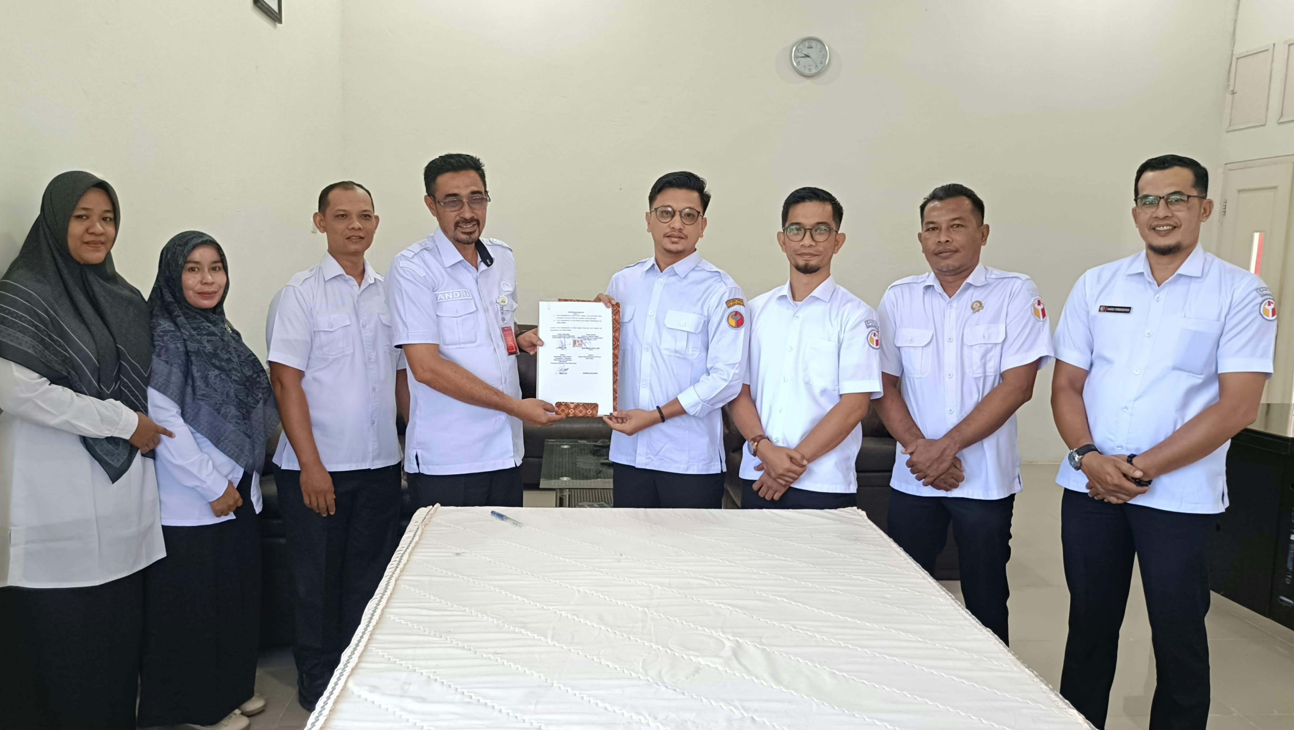 Dokumentasi Bawaslu Abdya Jalin MoU dengan Cabang Dinas Pendidikan Kabupaten Aceh Barat Daya, Rabu (14/10/2026).