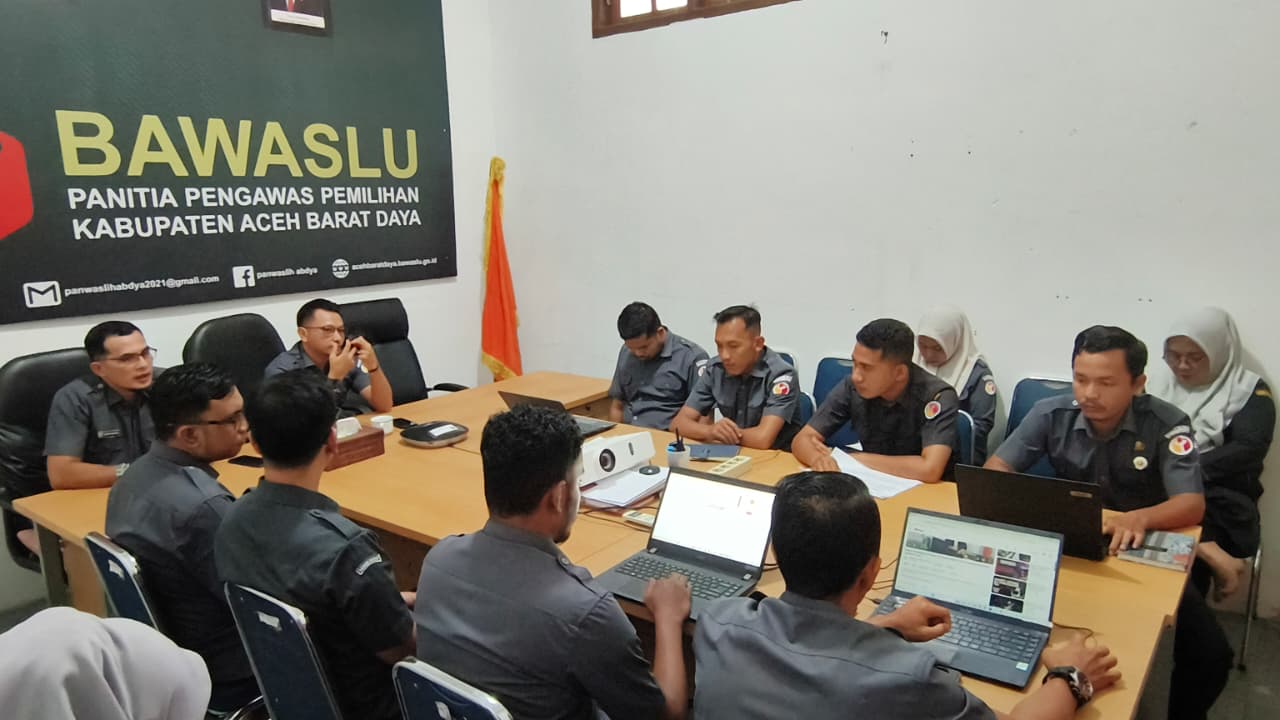 Dokumentasi Rapat internal tersebut membahas evaluasi dan tindak lanjut publikasi Video Bawaslu Membelajarkan Volume 2 Senin, (07/09/2026).