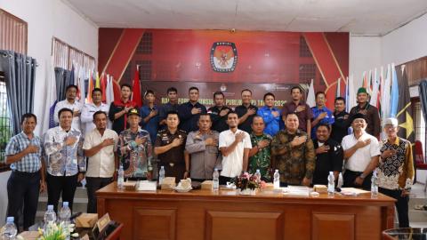 Dokumentasi Forum Konsultasi Publik (FKP) Tahun 2026 dalam rangka peninjauan ulang standar pelayanan di Komisi Independen Pemilihan (KIP) Kabupaten Aceh Barat Daya, Kamis (27/08/2026).