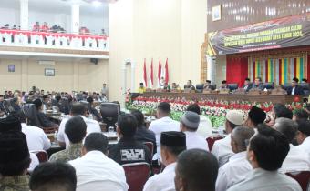 Dokumentasi Penyampaian hasil pleno pembagian fraksi anggota DPRK Abdya dan Penyampaian Visi dan Misi Pasangan Calon Bupati 2024-2029, Rabu (02/10/2024).