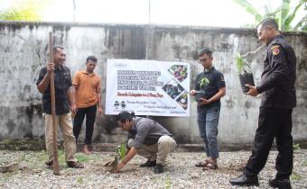 Dokumentasi Penanaman Pohon Integritas Lembaga Panwaslih Kabupaten Aceh Barat Daya, Senin (10/02/2025).