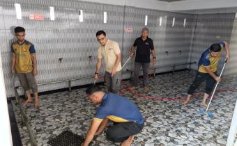Dokumentasi Bawaslu Abdya Laksanakan Jumat Sehati Berlian Melalui Gotong Royong di Masjid Nurul Yaqin Desa Keude Siblah, Kecamatan Blangpidie, Jumat (13/03/2026).