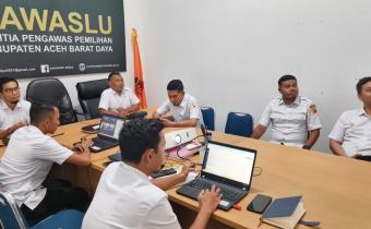Dokumentasi rapat Evaluasi Penyusunan Indikator Kinerja Utama (IKU) yang diselenggarakan oleh Bawaslu Provinsi Aceh melalui Zoom Meeting, Rabu, (12/08/2026).