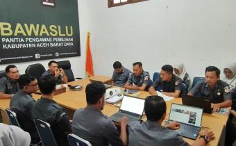 Dokumentasi Rapat internal tersebut membahas evaluasi dan tindak lanjut publikasi Video Bawaslu Membelajarkan Volume 2 Senin, (07/09/2026).